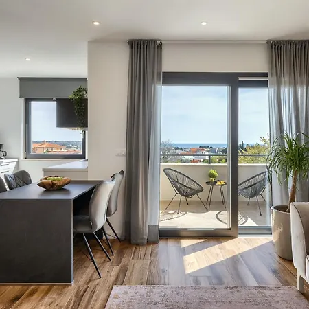Charmante Mit Balkon