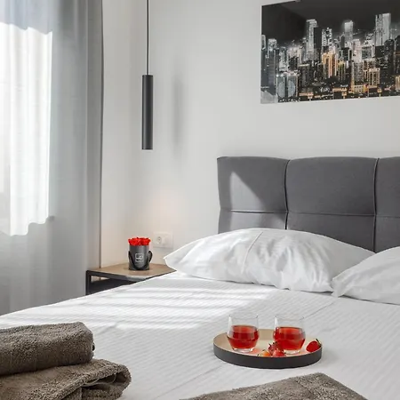 Charmante Mit Balkon Appartement Karpinjan